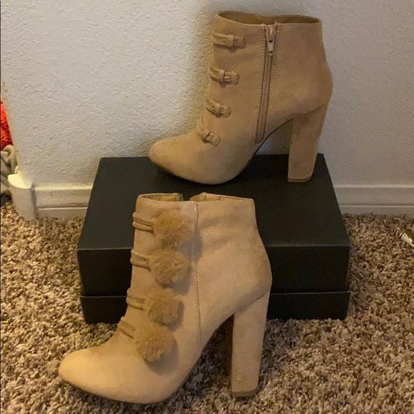 Francesca’s Yolanda Beige Fur Puff Boots - Picture 2 of 10